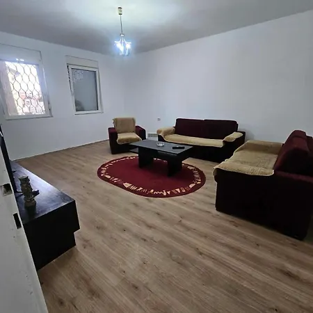 Crnice, Living House *